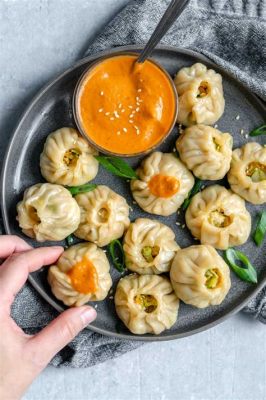   Momos Fyllda Med Lamm Och Spetsad Kryddning – En Resa Till Tibetanska Smaker?